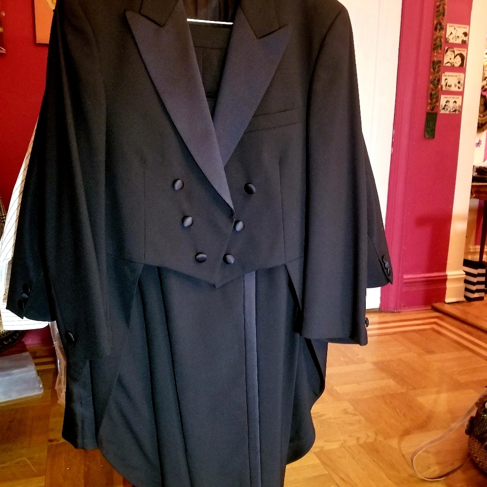 CARROLL &CO TUXEDO SUIT